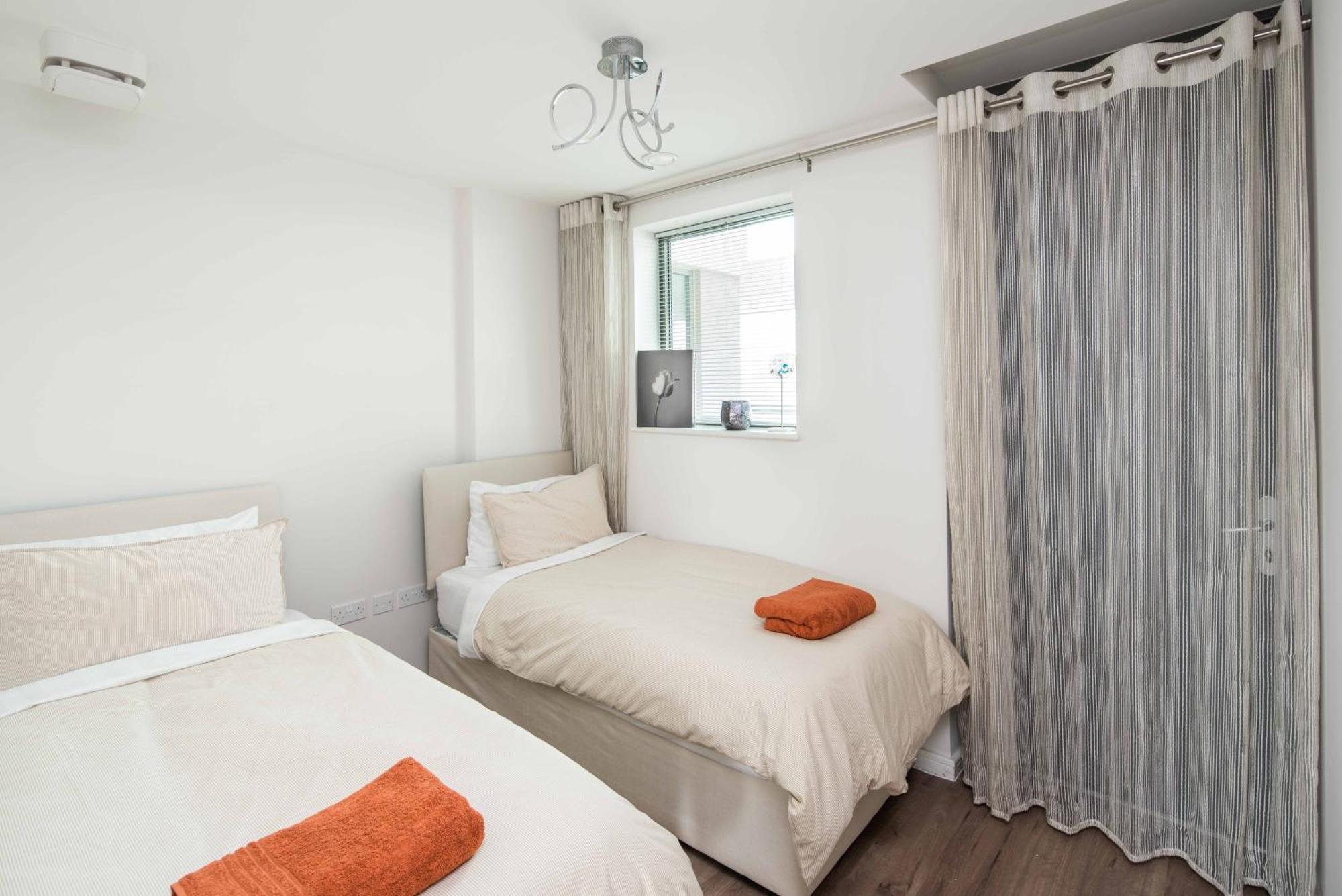 Canning Town -2 Bed Luxury Apartment Londra Dış mekan fotoğraf